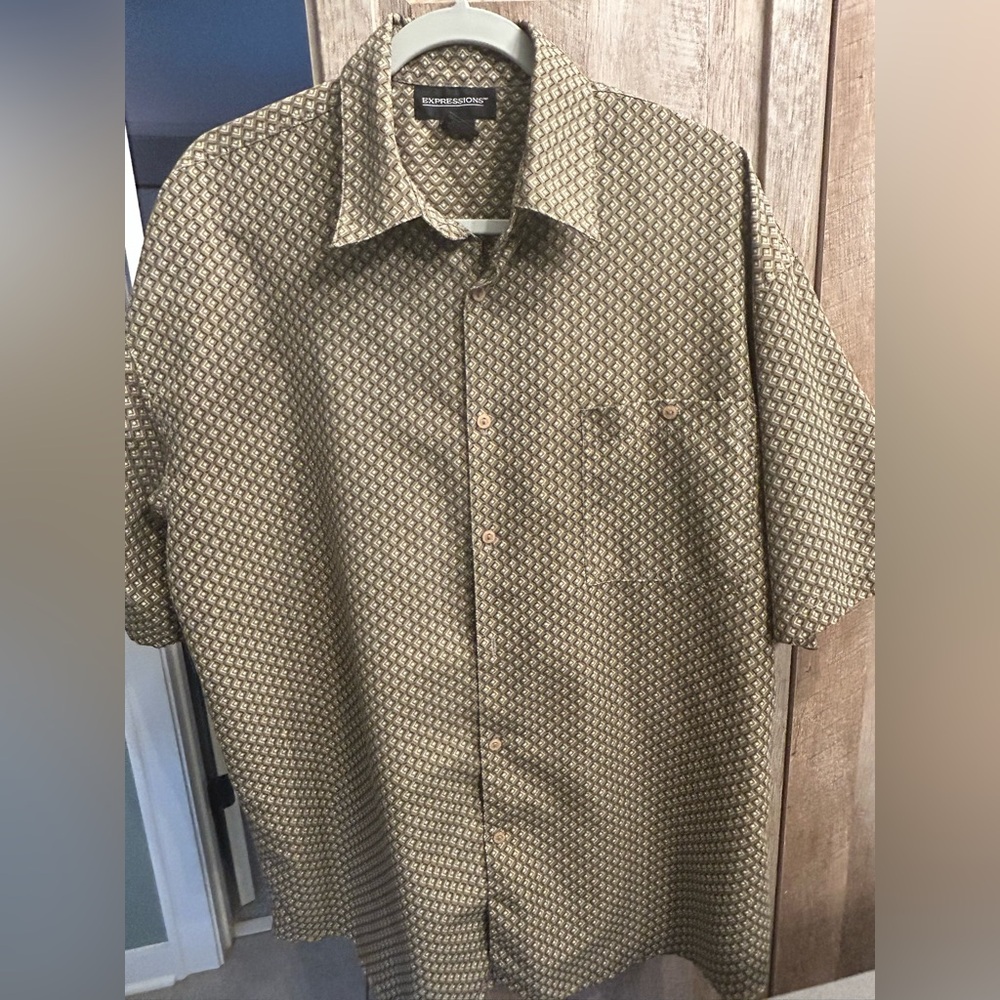 Expressions Men's L Olive Geometric Button Down Shirt navy white poly soft
